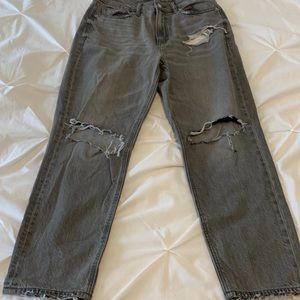 American Eagle distressed Mom Jean